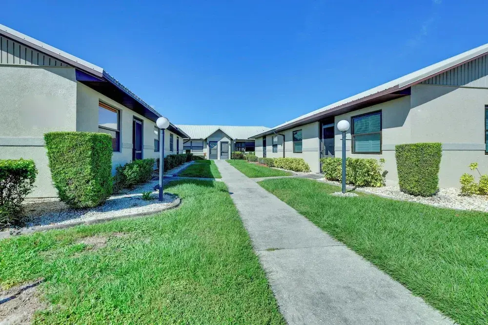 Grill, Lanai & Pool Access: Charming Sebring Villa