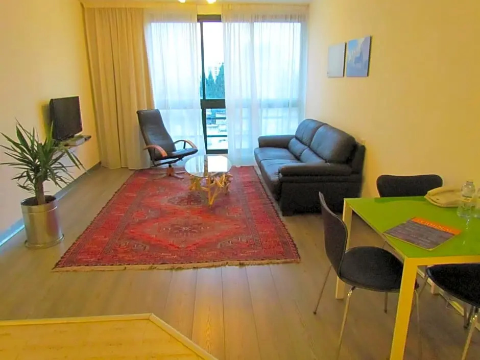 Diaghilev Live Art Suites - Chambres