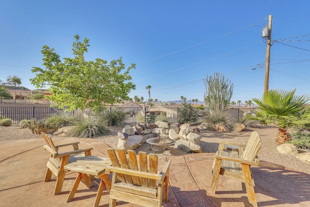 Quiet Home w/ Spacious Yard in Lake Havasu City