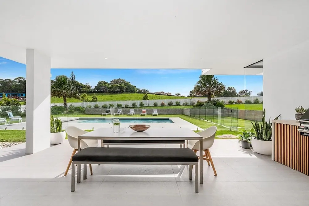 Your Luxury Escape - Scenic Vista