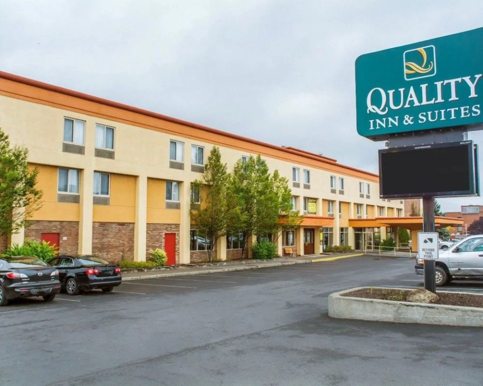 Quality Inn & Suites Riverfront Oswego