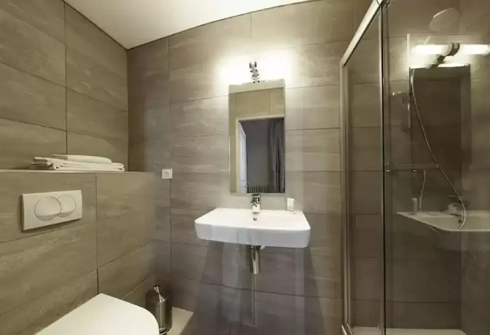 Standard Double room with balcony (full double bed)