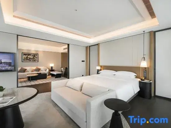 Luxury Suite