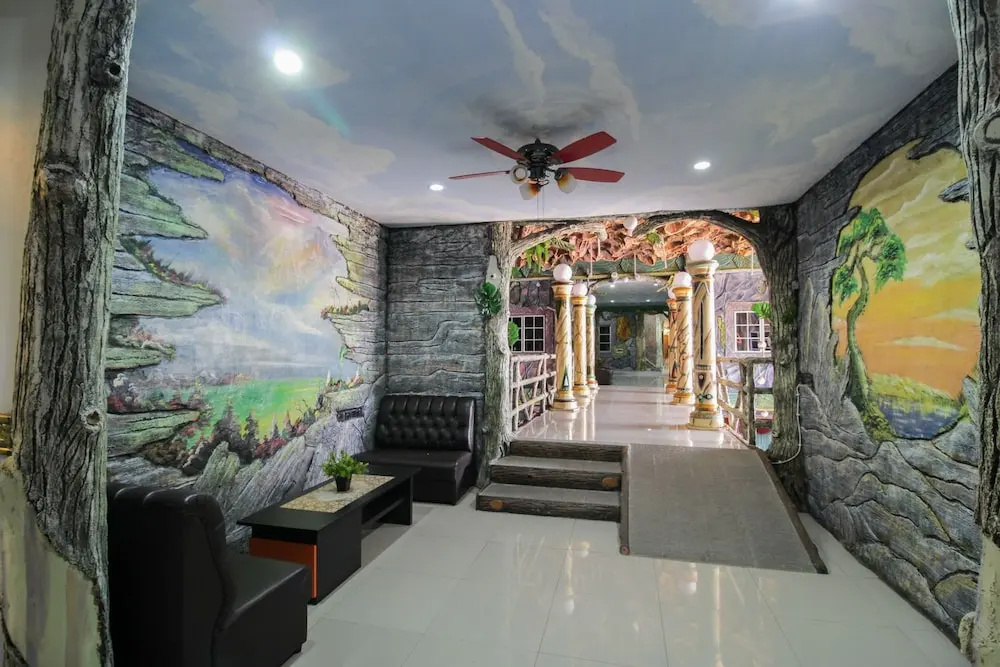 Lobby & Reception