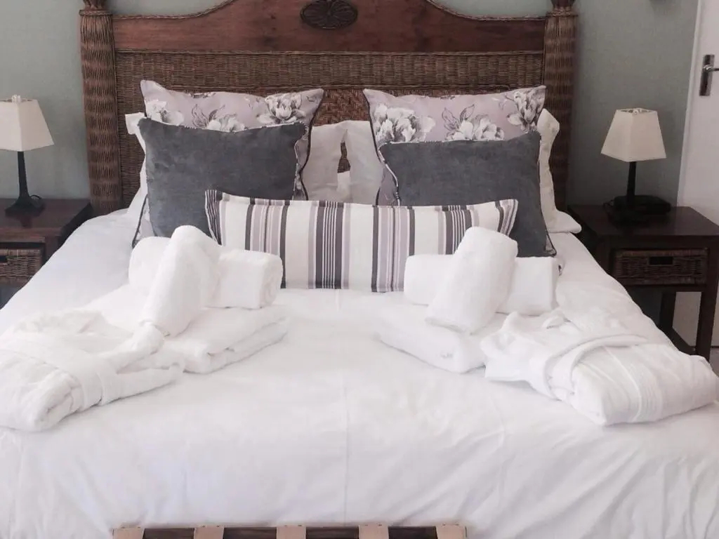 豪華雙人房，設有露台及大床