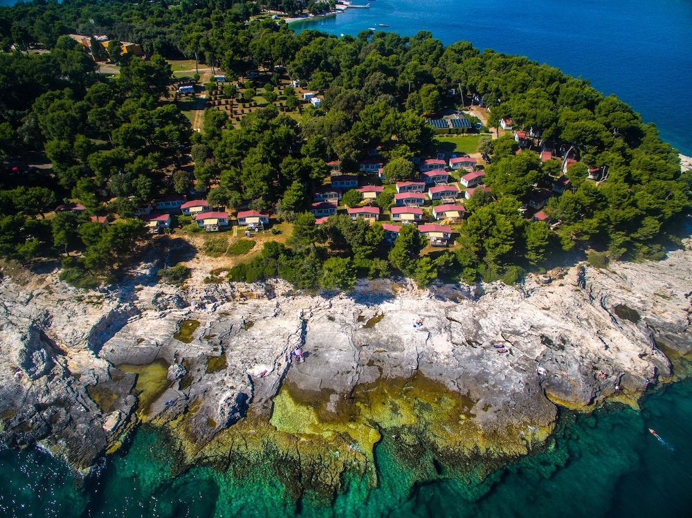 Beach & Waterfront