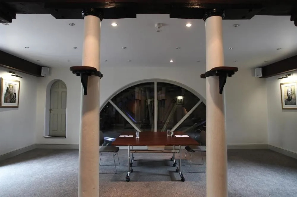 Lobby & Reception