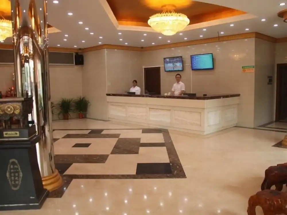 Lobby & Reception