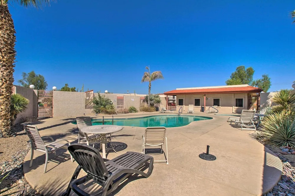 Quiet Retreat ~ 5 Mi to Lost Dutchman State Park!