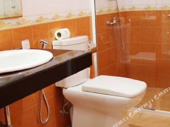 Airport Villa