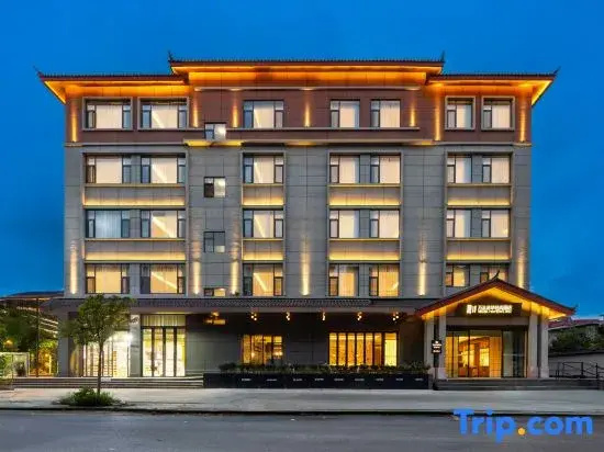 Lijiang Ancient Wanda Meihua Light & In Hotel