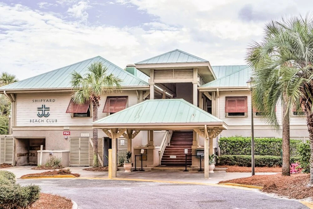2br W/ Deck & Pool - Near The Beach 2 Bedroom Condo