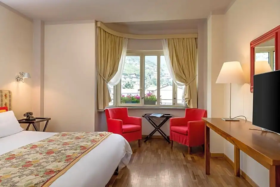 Superior Double room with mountain view (full double bed)