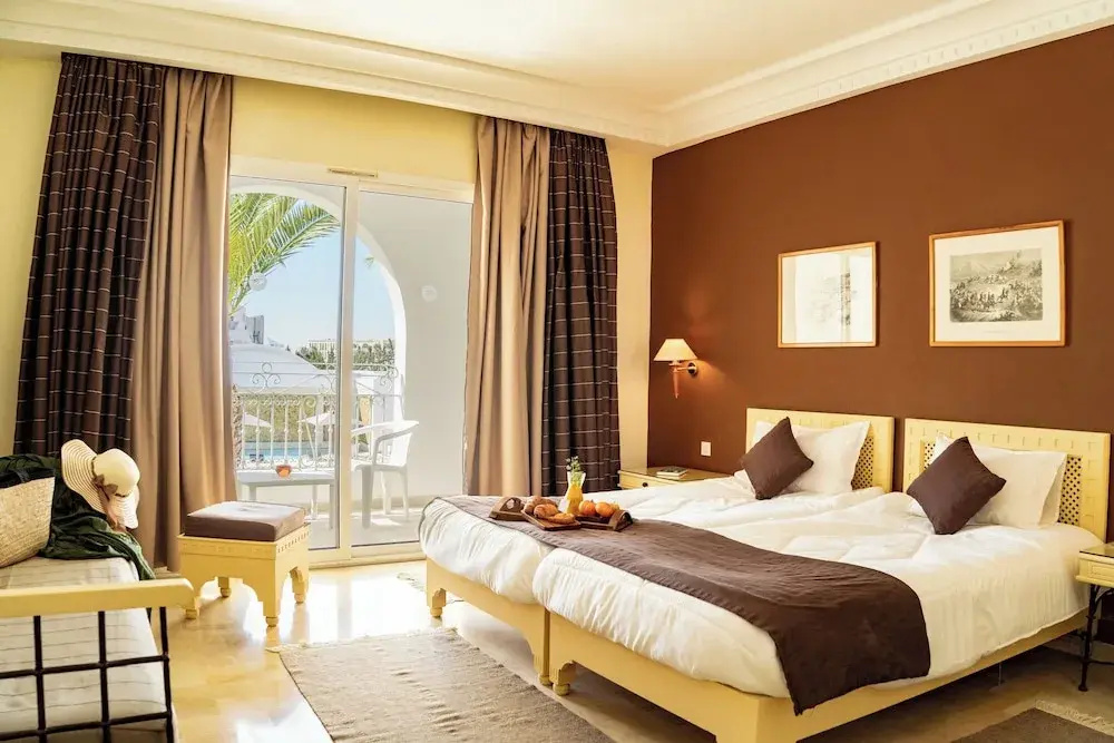 Standard Single room with balcony and with pool view