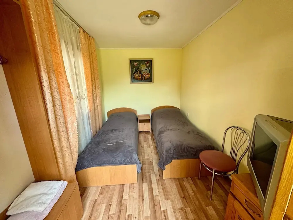 Economy room