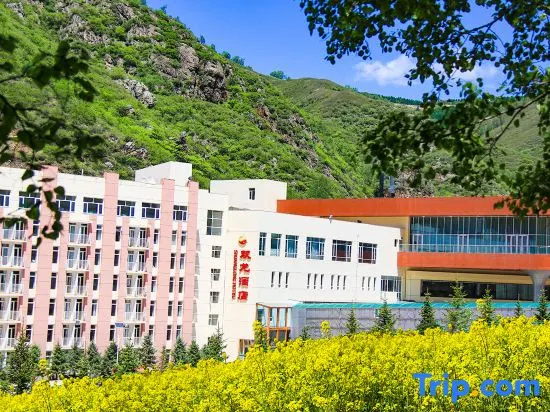 Shuanglong Hotel