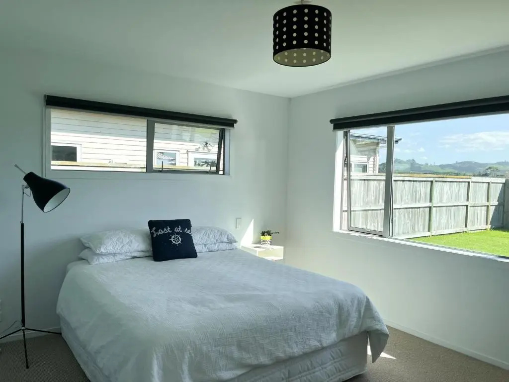 Surfers Retreat - Waihi Holiday Home