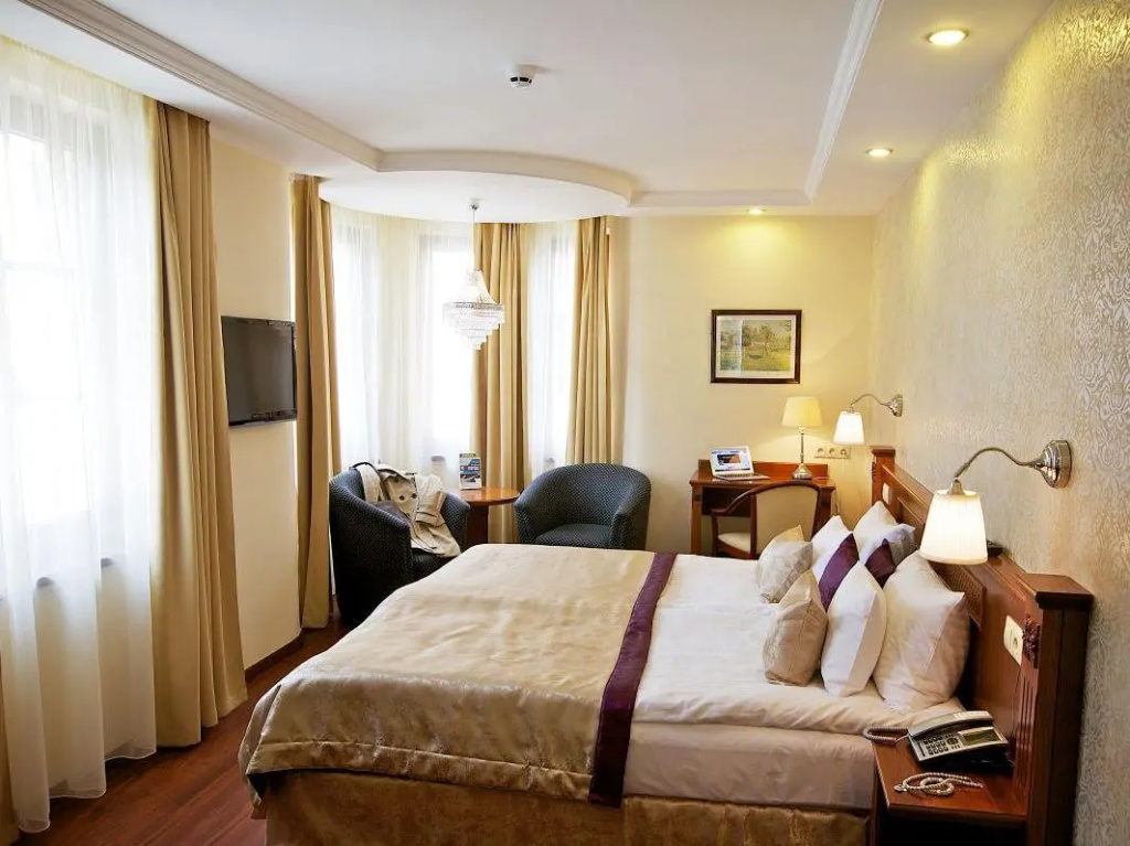 Standard Double room (full double bed)