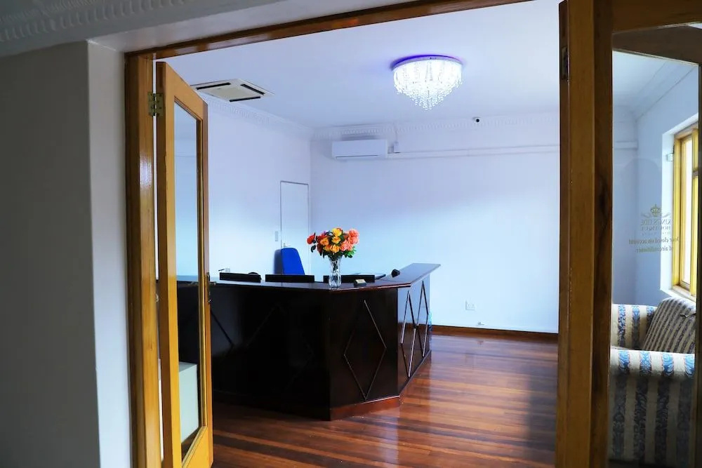 Kings Tide Boutique Hotel - фото 4