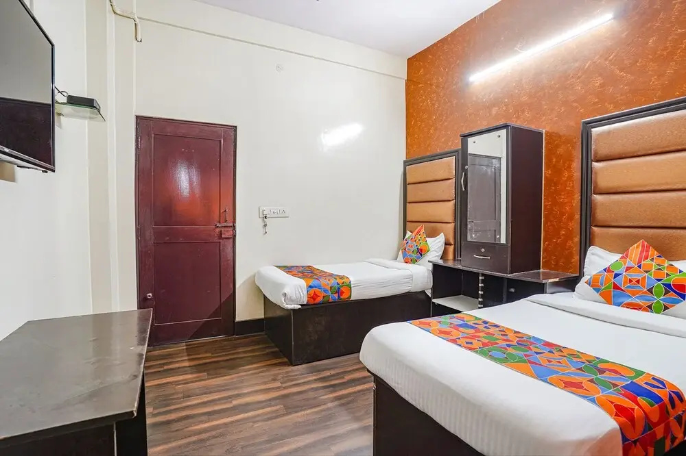 FabHotel Pavithraa Edition