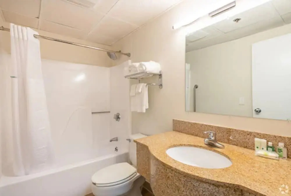 Residences at Solomon Pond - Chambres