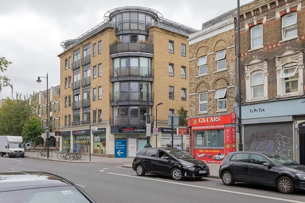 Amazing 2 Bed Apt W/balcony nr Stoke Newington