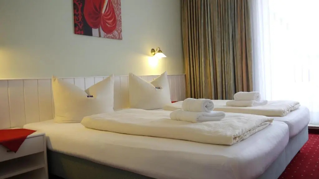 Standard Double room with balcony (full double bed)