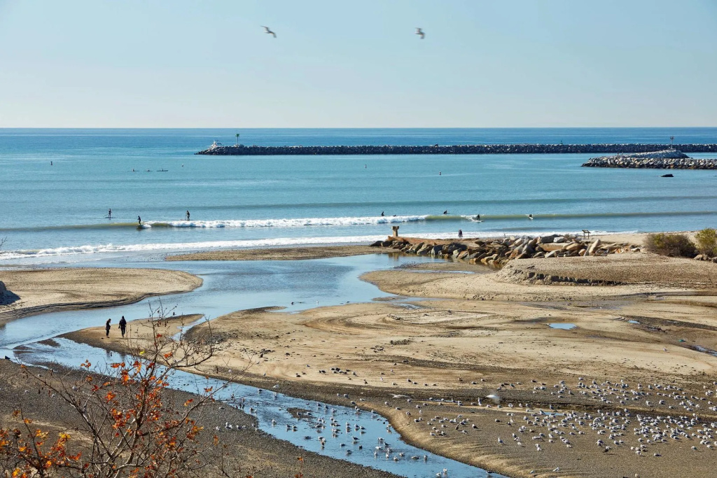 Beach & Waterfront