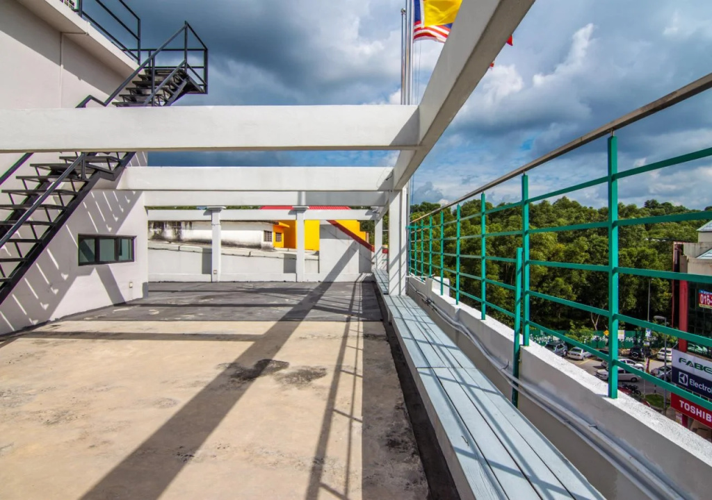Balcony & Terrace