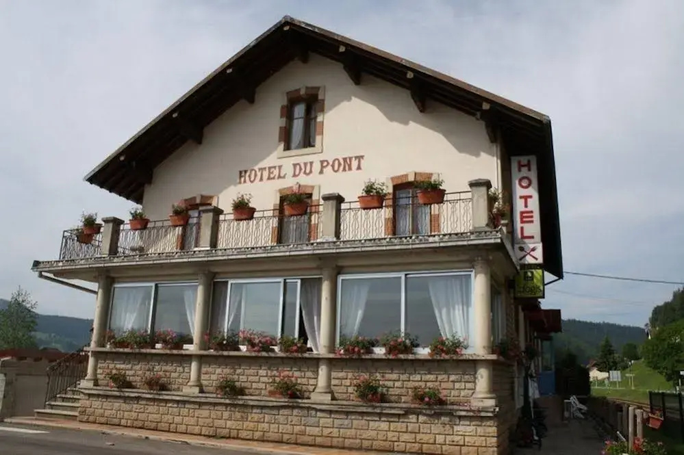 Voir la photo 1 — Hôtel du pont