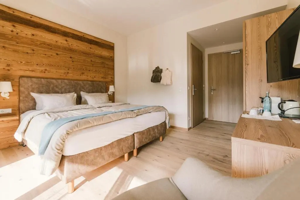 Standard Double room with balcony (full double bed)
