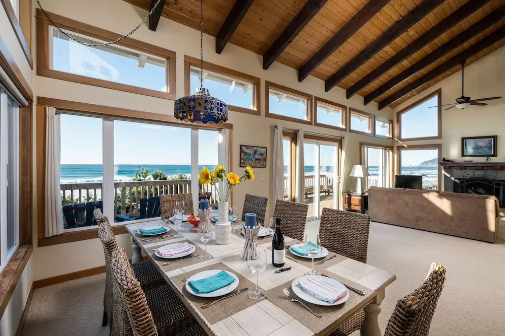 Pacific House by Avantstay Bright Airy Home w/ Direct Access to Cannon Beach