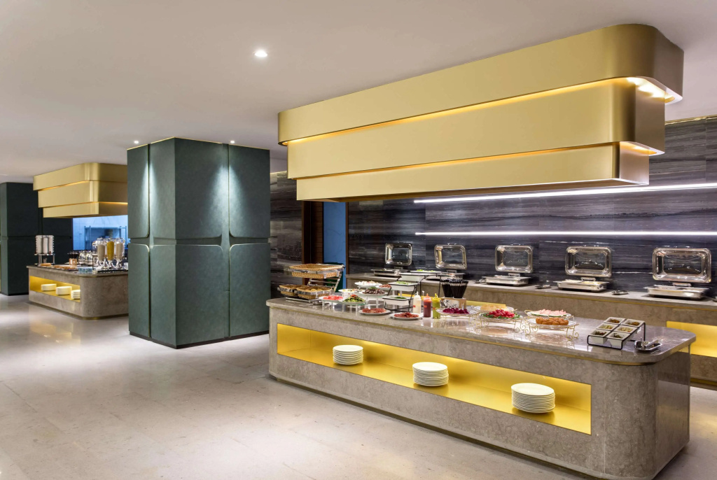 Food & Beverage