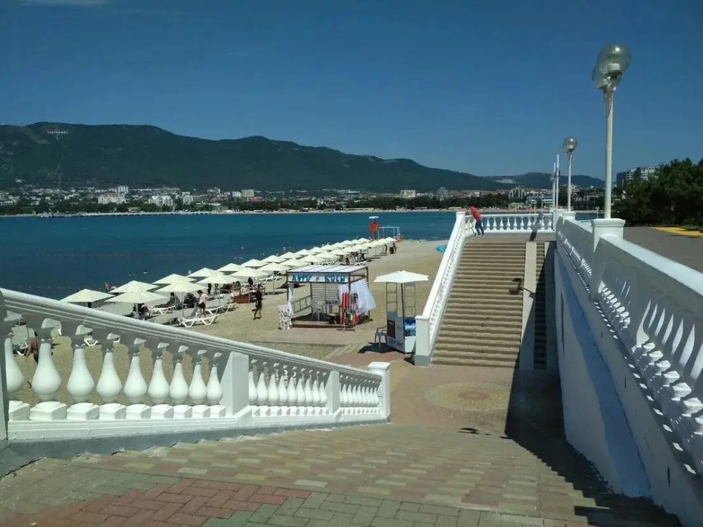 Beach & Waterfront