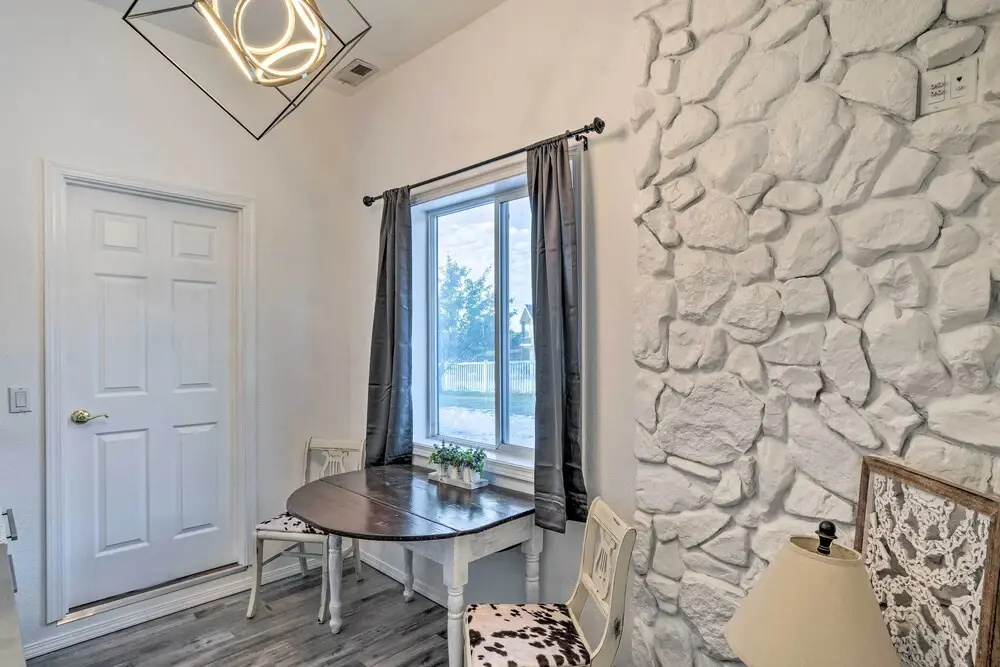 Stylish Klamath Falls Unit < 1/2 Mi to Oit! - фото 7