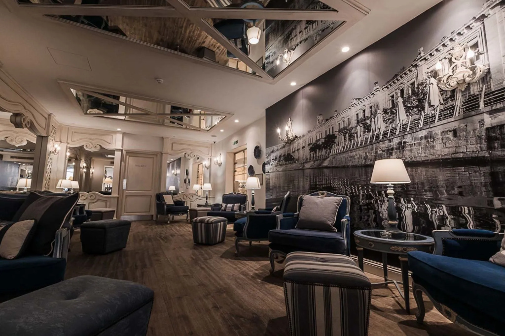 Lobby & Reception