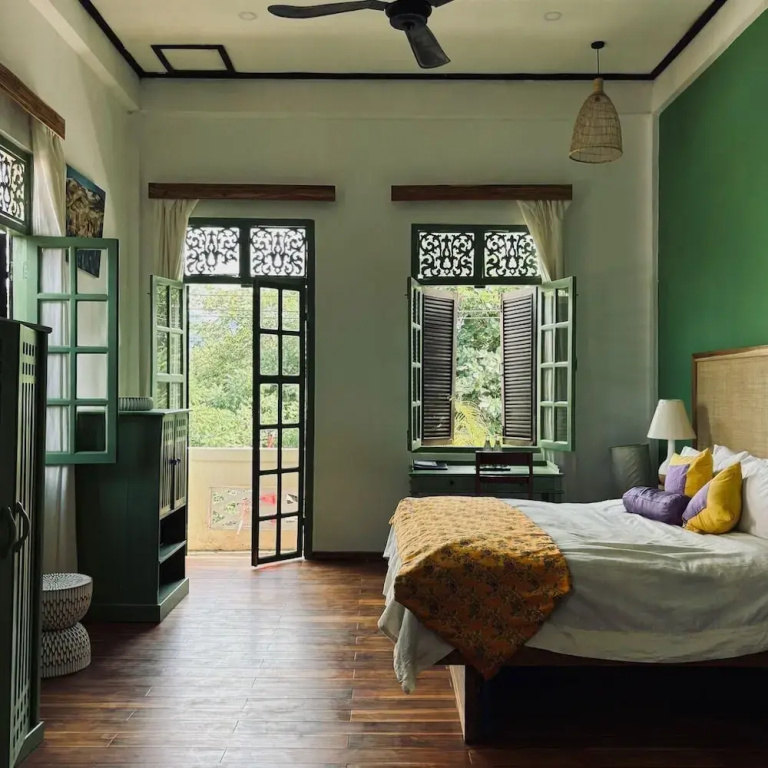 Deluxe Double room with river view (full double bed)