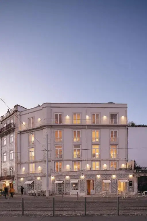 2 Bedrooms Apartment with city view