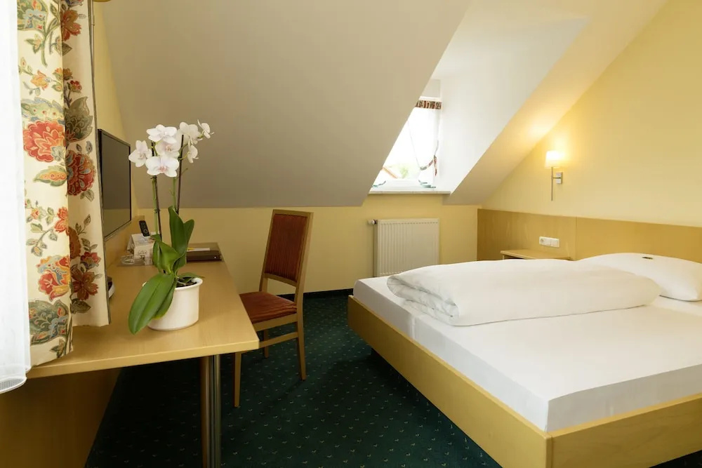 Standard Single room (single bed)