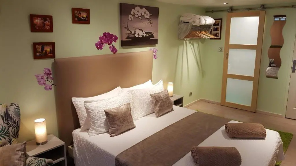 Chambre D´hôtes Léonie & Restaurant