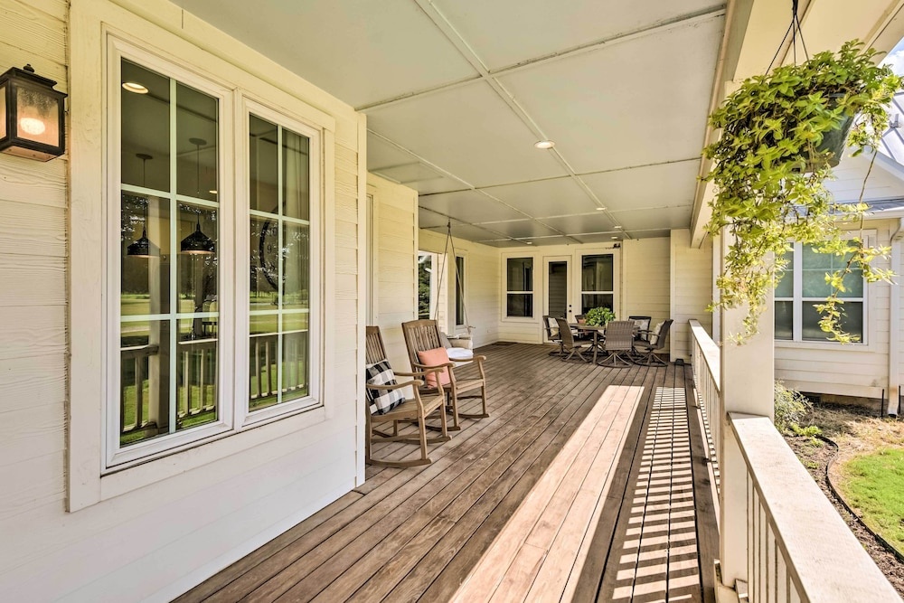 12 Mi to Tcu: Fort Worth Cottage w/ Farmland Views