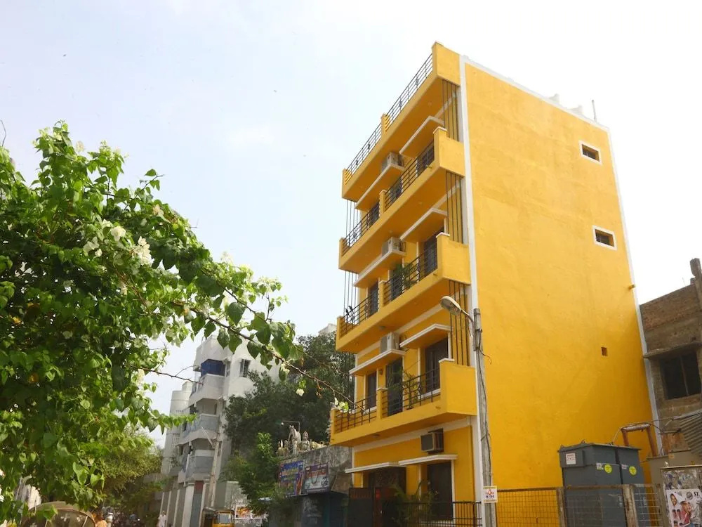 OYO 9784 Home Heritage 1BHK White Town