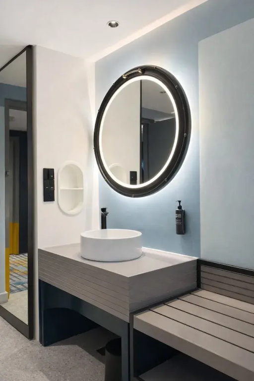 Quadruple Family Suite