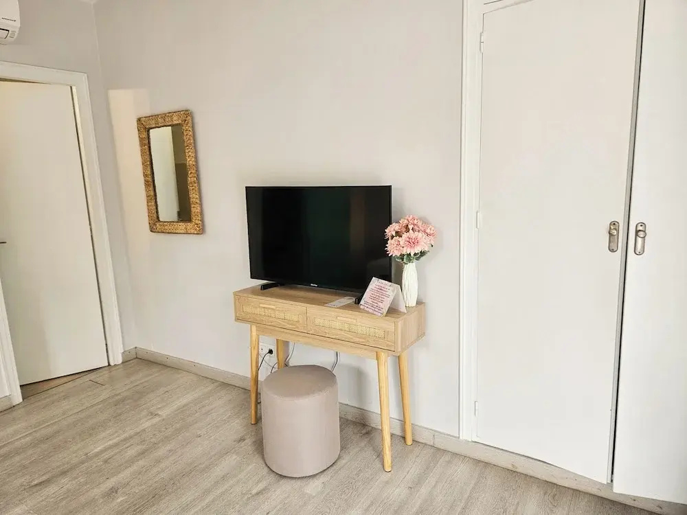 Standard Double room with balcony (full double bed)