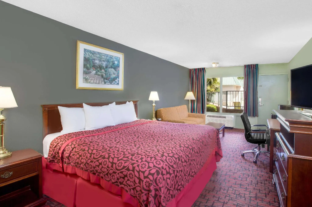 Double Suite (full double bed)