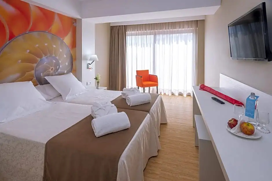 Comfort Double room with city view (full double bed)