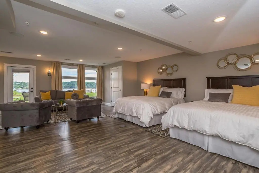 Deluxe Suite