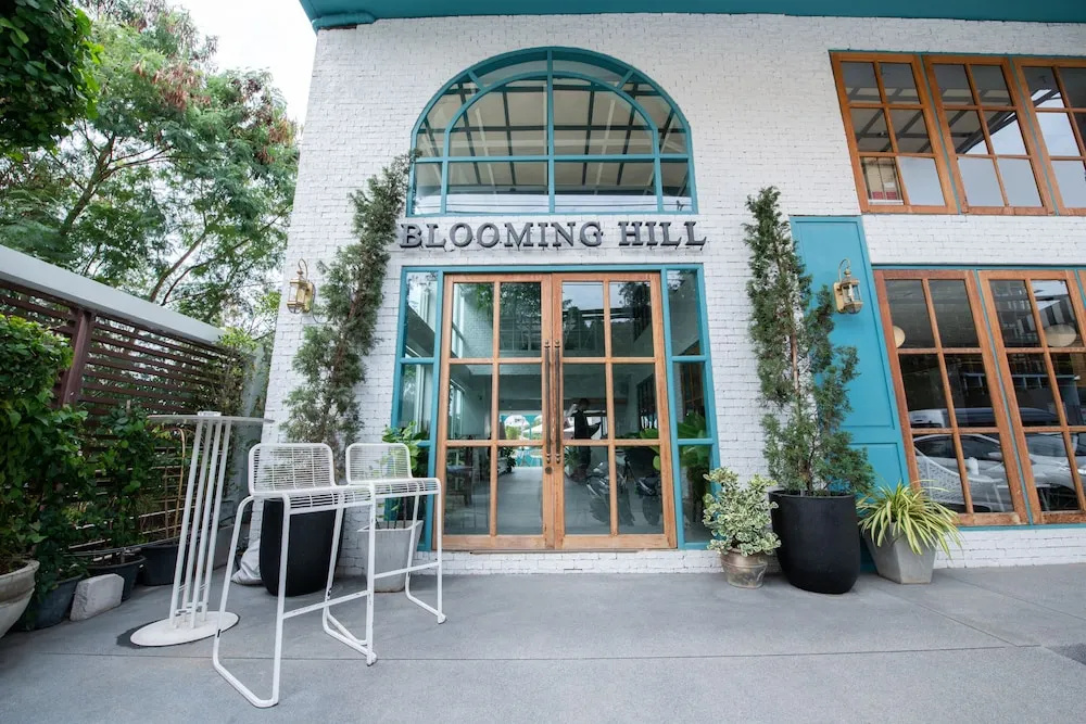Blooming Hill Boutique Suites — фото