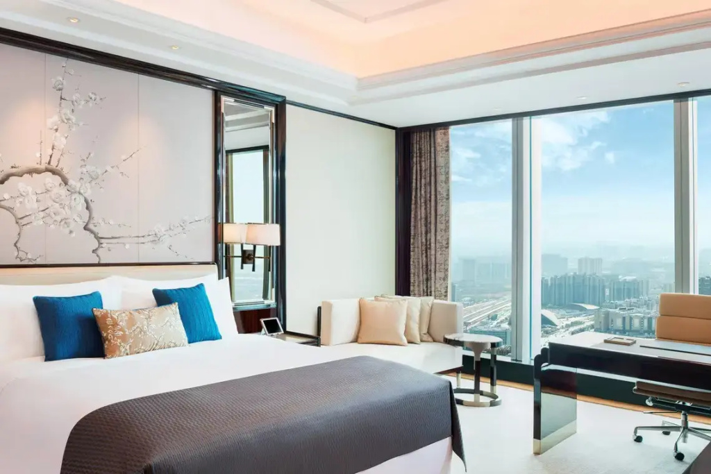 1 Bedroom Presidential Double Suite with view (full double bed)