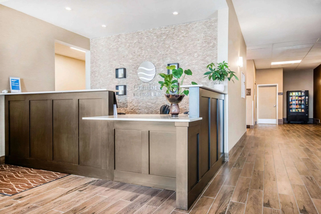 Lobby & Reception